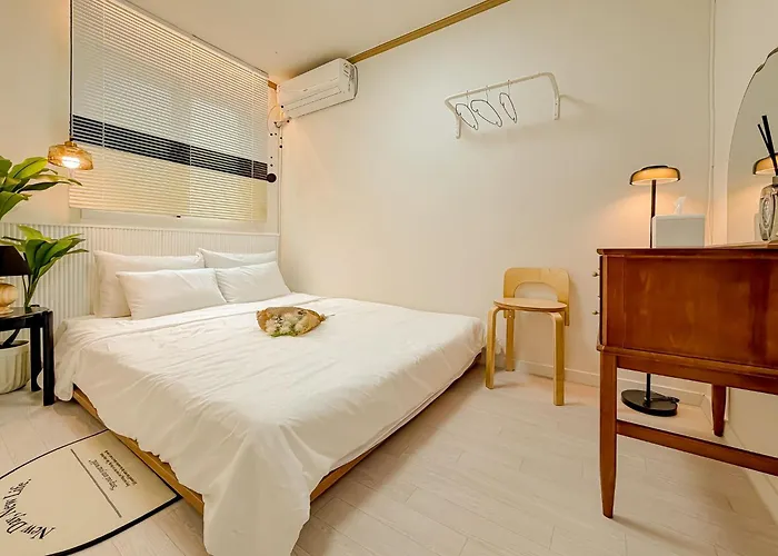 묘운 Myoun Cozy Cloud Near Dongdaemun * Seul